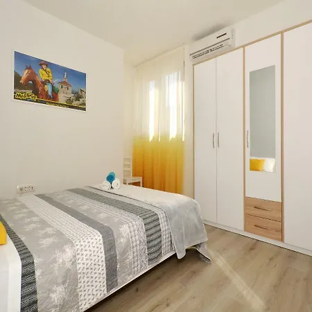 Apartamento Arya Makarska